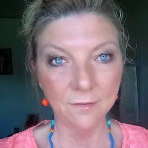 Meet your Posher, Brenda